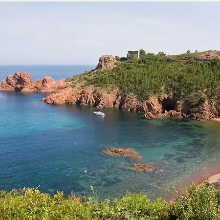 Bel T2 Dans Résidence à Saint-raphaël Valescure à 10 Minutes De La Appartement
